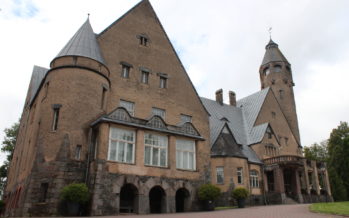 Helena-Reet: Sometimes I play with the idea of buying a manor house